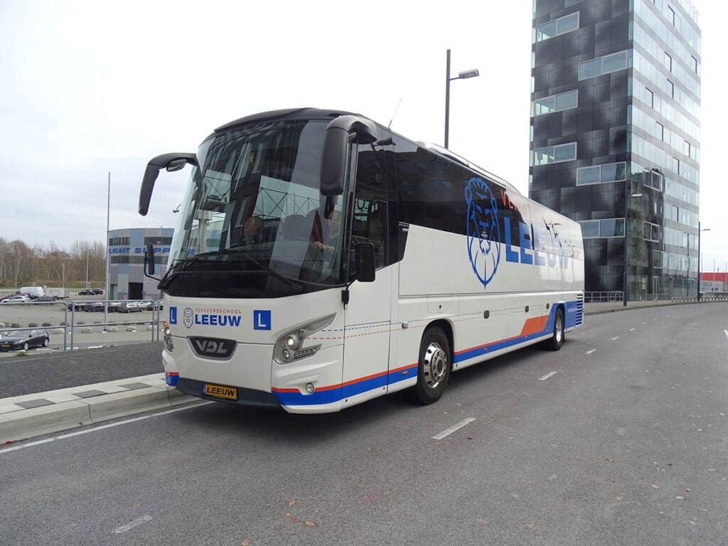 bus-rijles Bus rijles adviesles bus LEEUW opleidingen Eindhoven Helmond Weert Den Bosch Oss