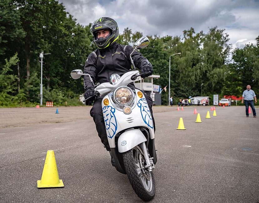scooter-am2-rijbewijs Scooter dagopleiding